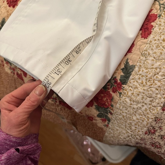 Womens like new Obermeyer size 10 white ski pants. - Picture 6 of 6